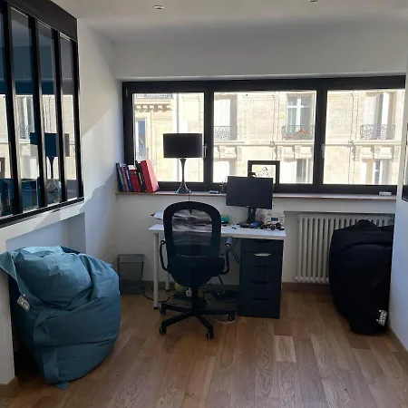 Tour Eiffel Trip In 아파트 *