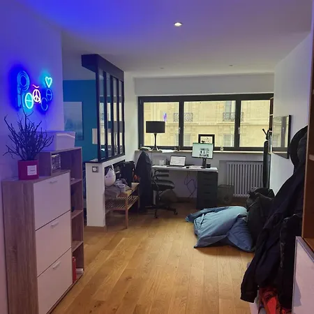 Tour Eiffel Trip In *